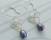 Clover and Pearl earrings
