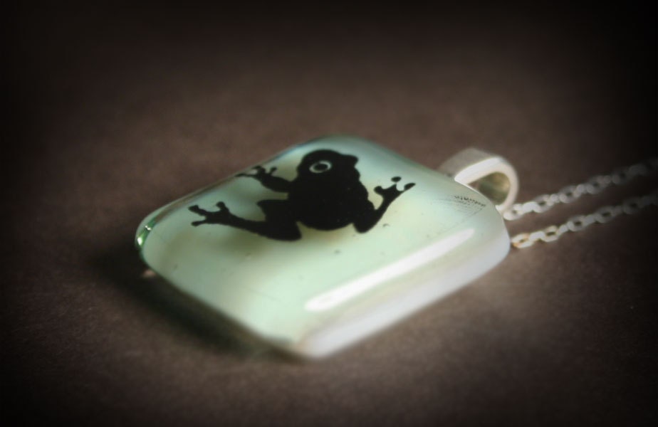 Frog Necklace in Pale Green - No. 23 - Simple Pendant Made of fused glass