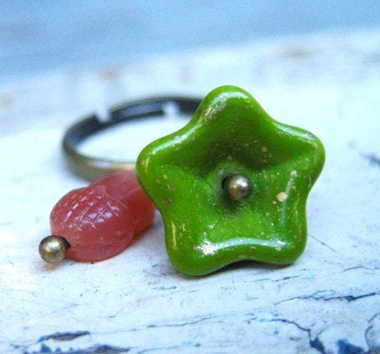 Acorn Fleur Ring