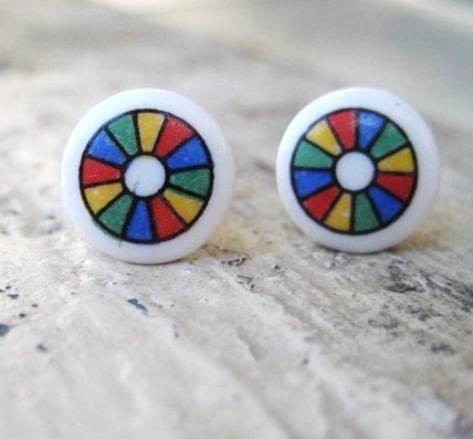 Round Rainbow Colorwheel Studs Red Yellow Blue Green Vintage