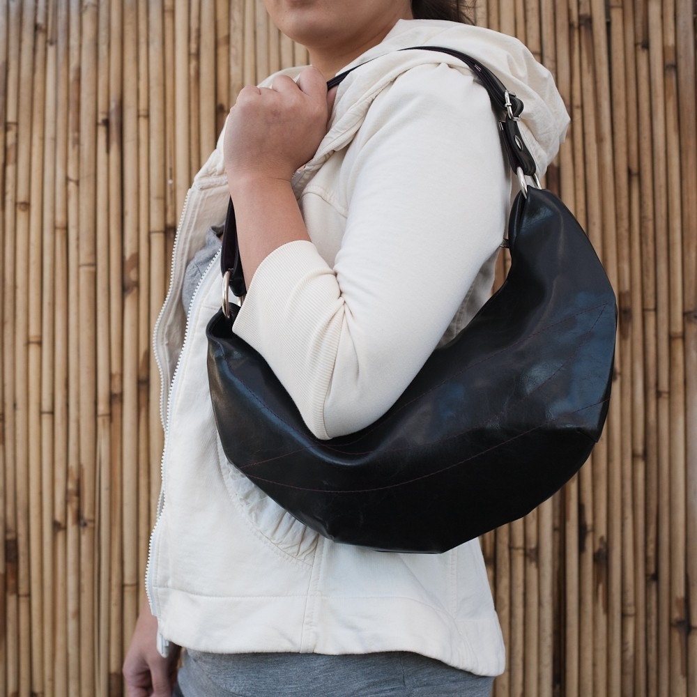 Black Hobo Handbag: adjustable cross body strap