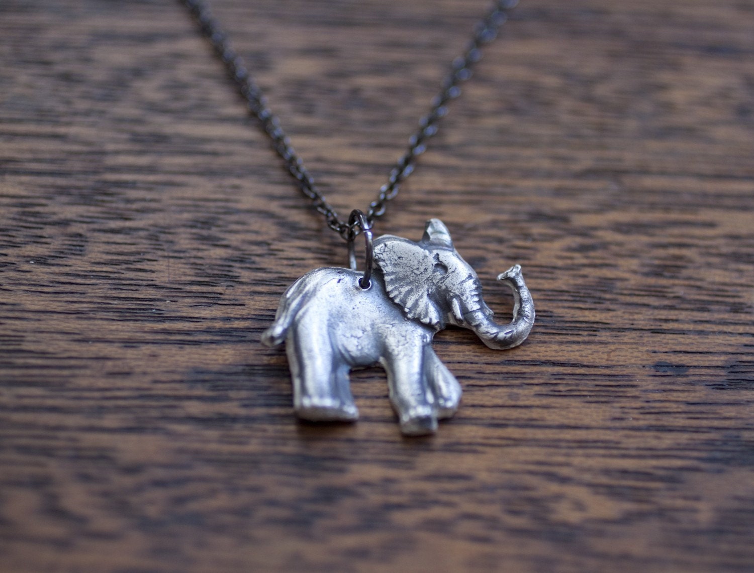 momma elephant.