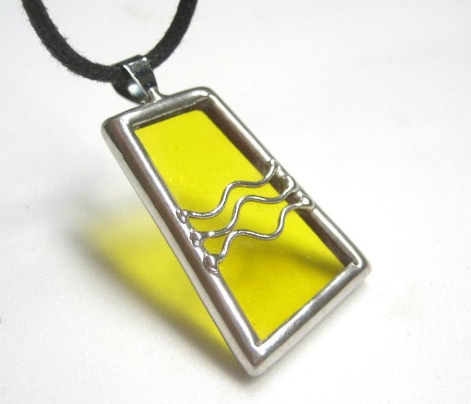 Stained glass pendant (1422)