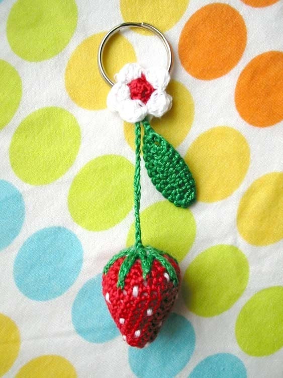 STRAWBERRY KEYHOLDER