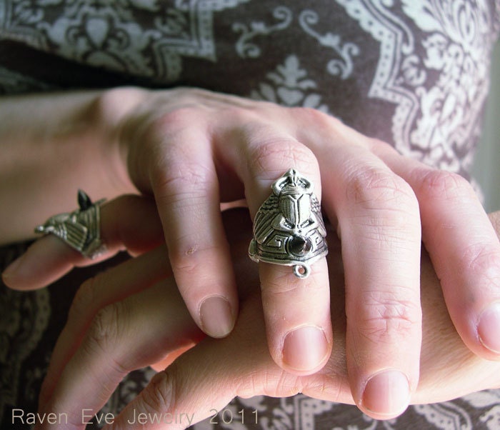 Armor Ring Claw Ring with Stud Spike Detail ONE RING Silver tone