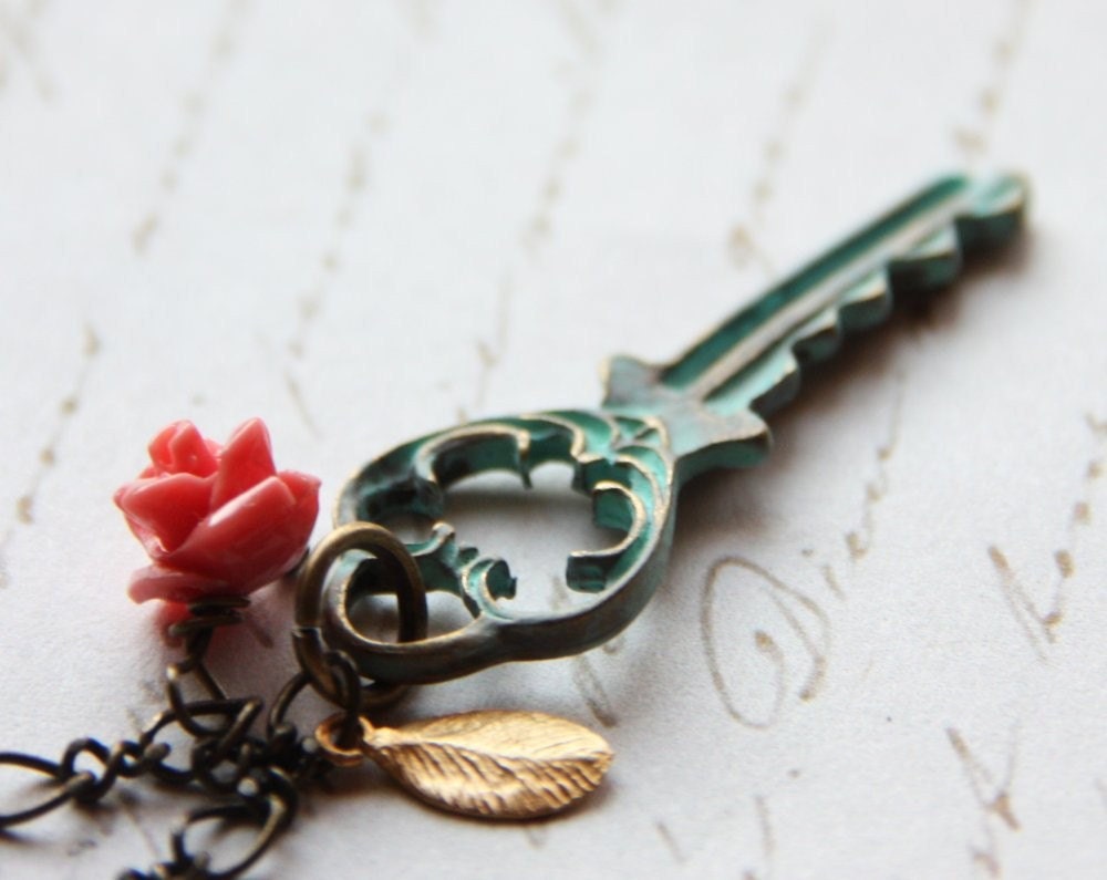 Minty Vintage Key