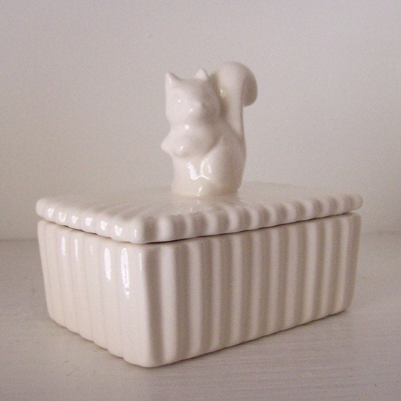 Forest Animal Squirrel Trinket Box Vintage Design in White
