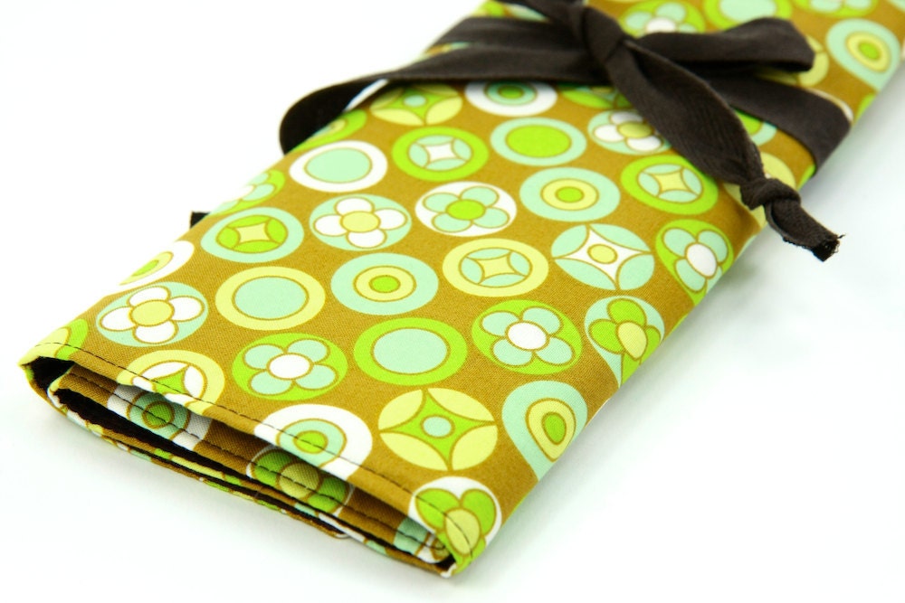 Knitting Needle Case Organizer Large - Wildwood Buttons - 30 brown pockets for circular, straight, dpn, or paint brushes
