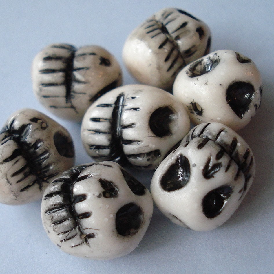 Dia De Los Muertos Grinning Skull Beads