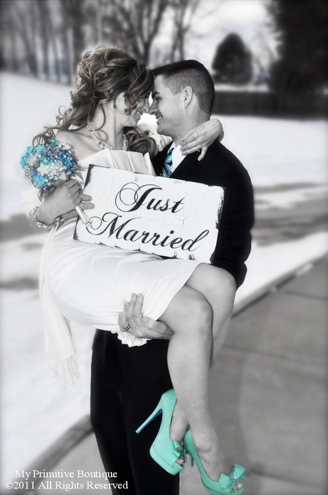 JUST MARRIED sign, Vintage Wedding Decor, Perfect for the New Mr and Mrs, Shabby Chic Sign