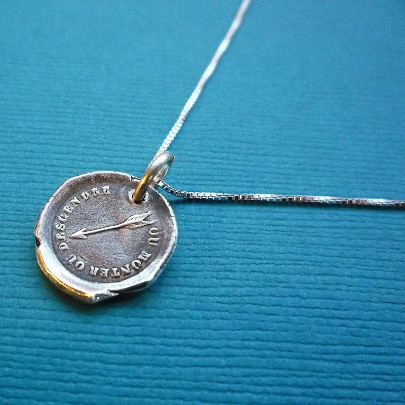 Arrow Wax Seal Necklace - Fate Fickle