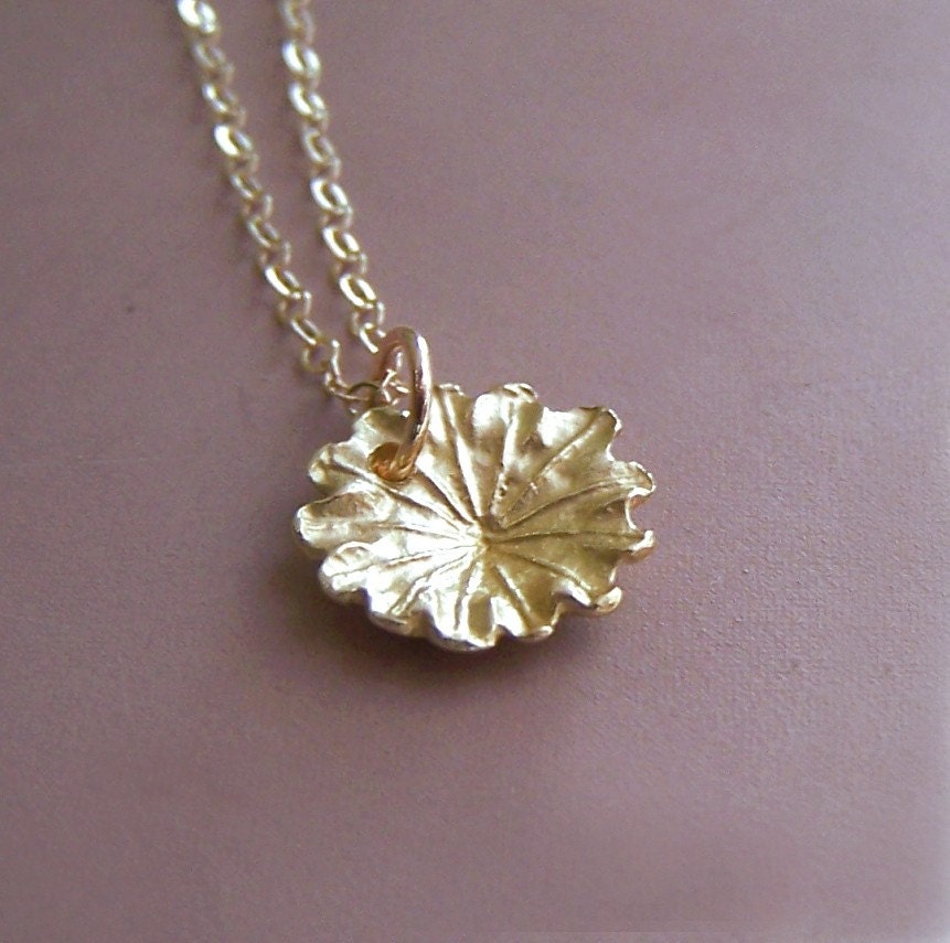 14k Yellow Gold Flower Necklace - Tiny Poppy