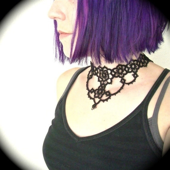 Tatted Choker Necklace - Grand Victorian Daisy Two
