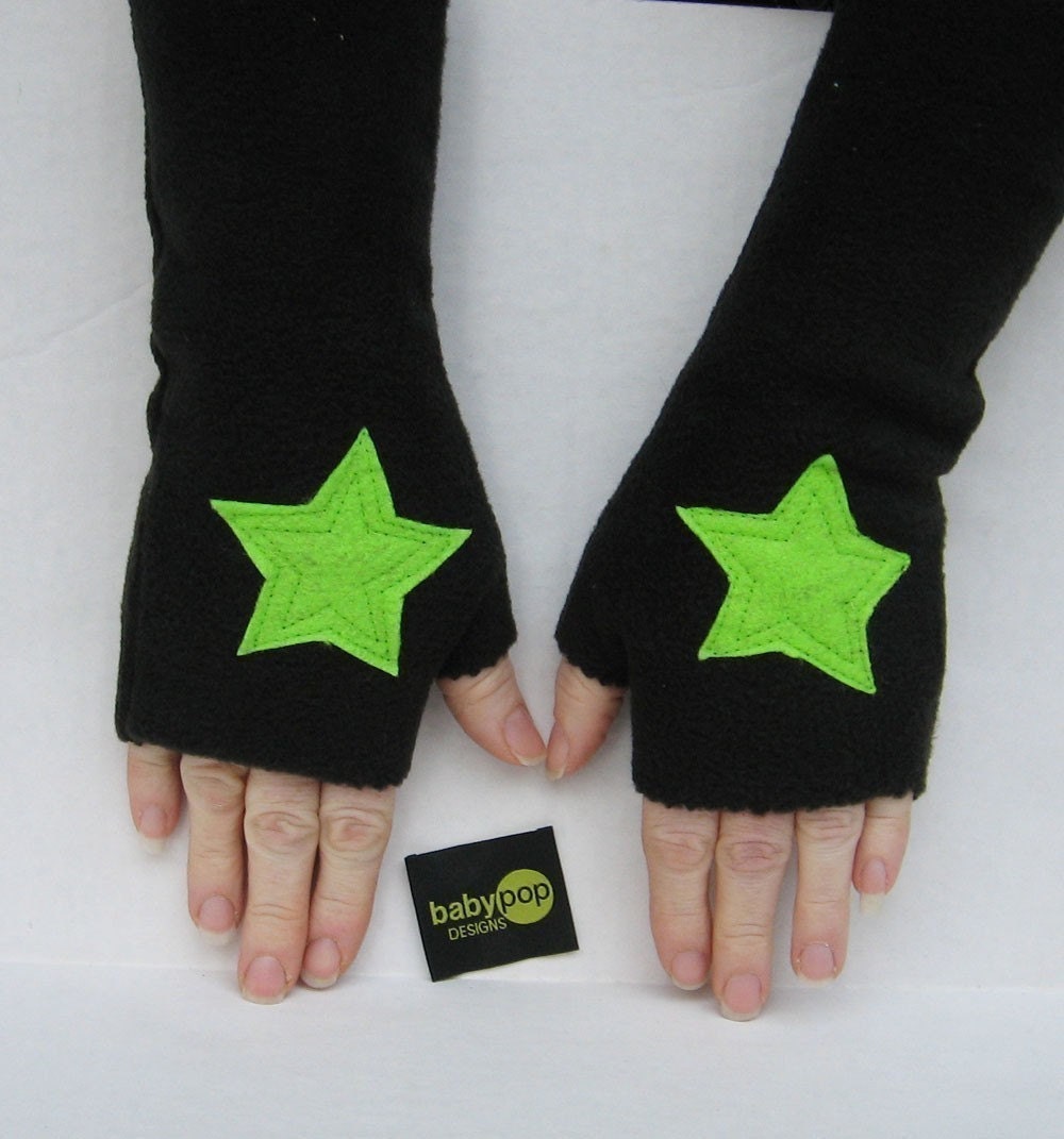 Ms.Pacman and her pursuer Black Adult Fingerless Gloves