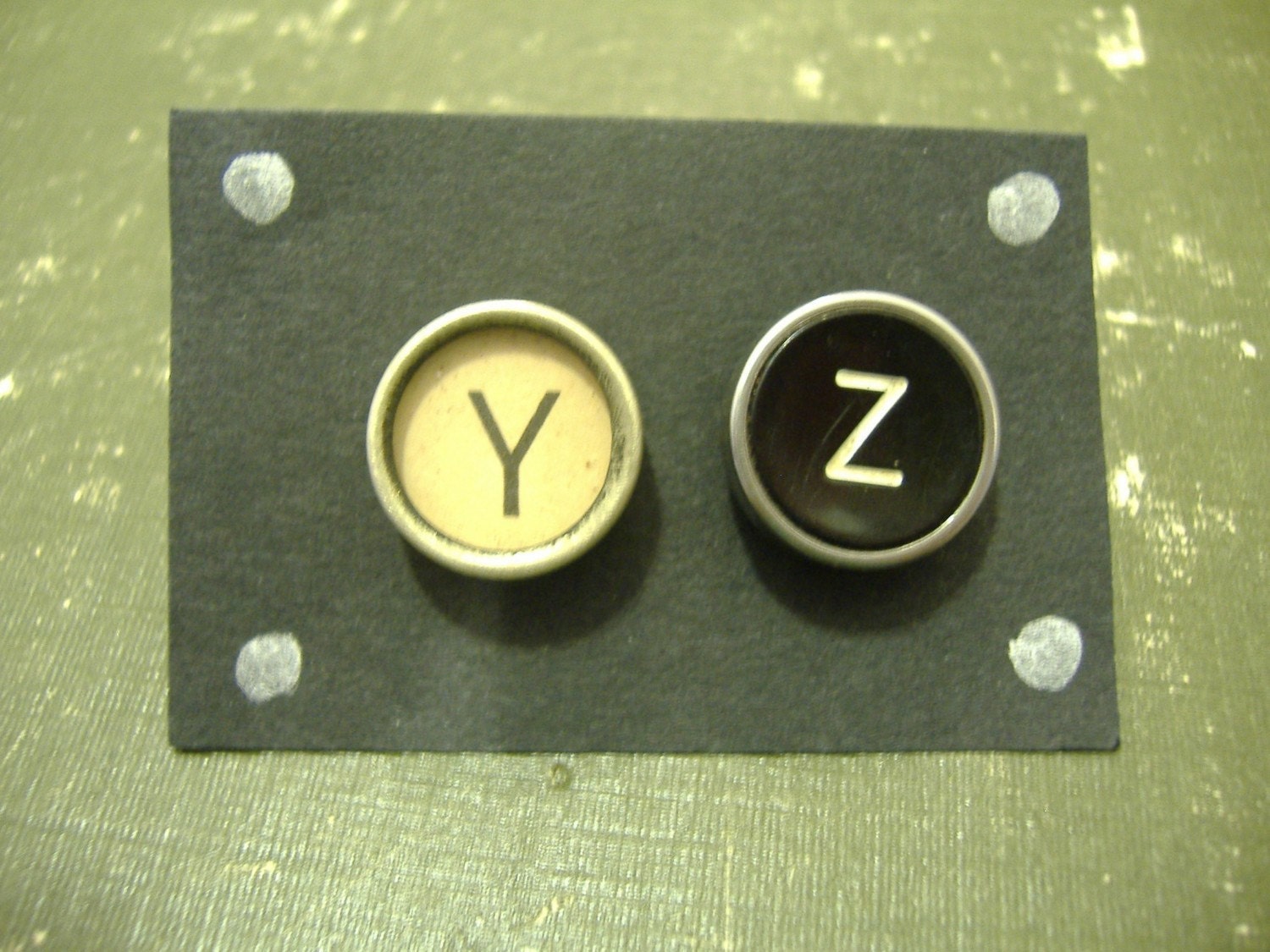TYPEWRITER KEY EARRINGS Wise yz Vintage Post Style Black And Tan Keys