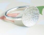 Elizabethan etched dish ring