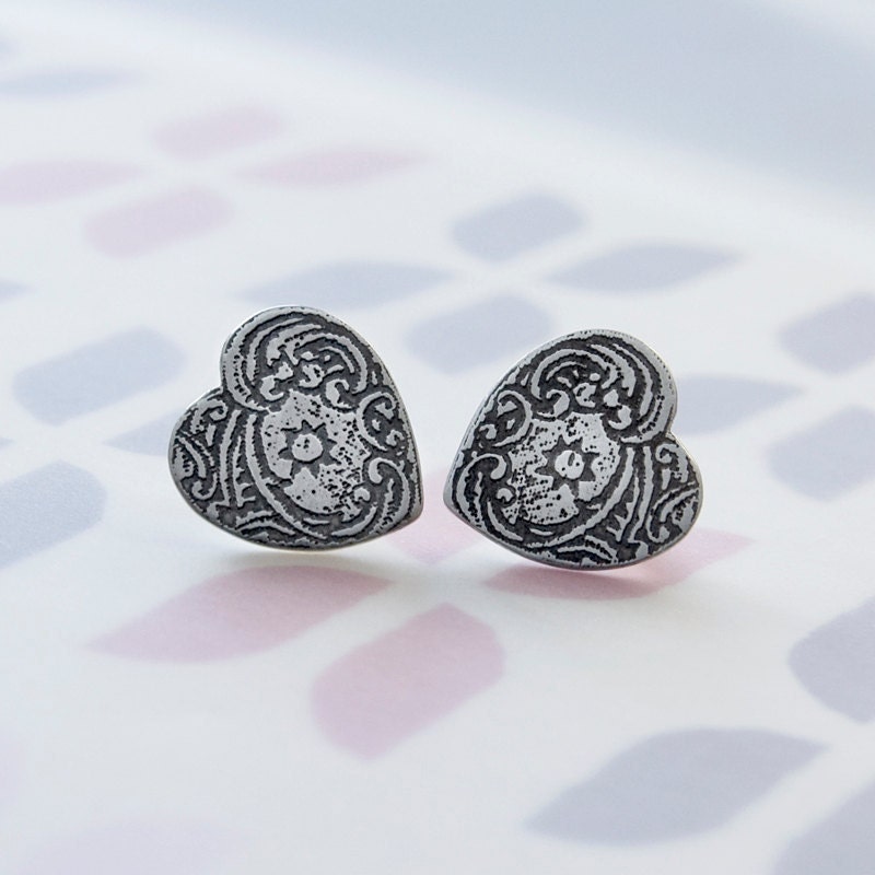 Etched heart post earrings