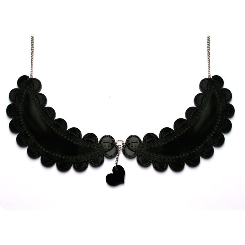 CAT necklace - take a CLOSER LOOK - little cats detail - Peter Pan Lolita Collar - Black Acrylic - kitsch jewelry