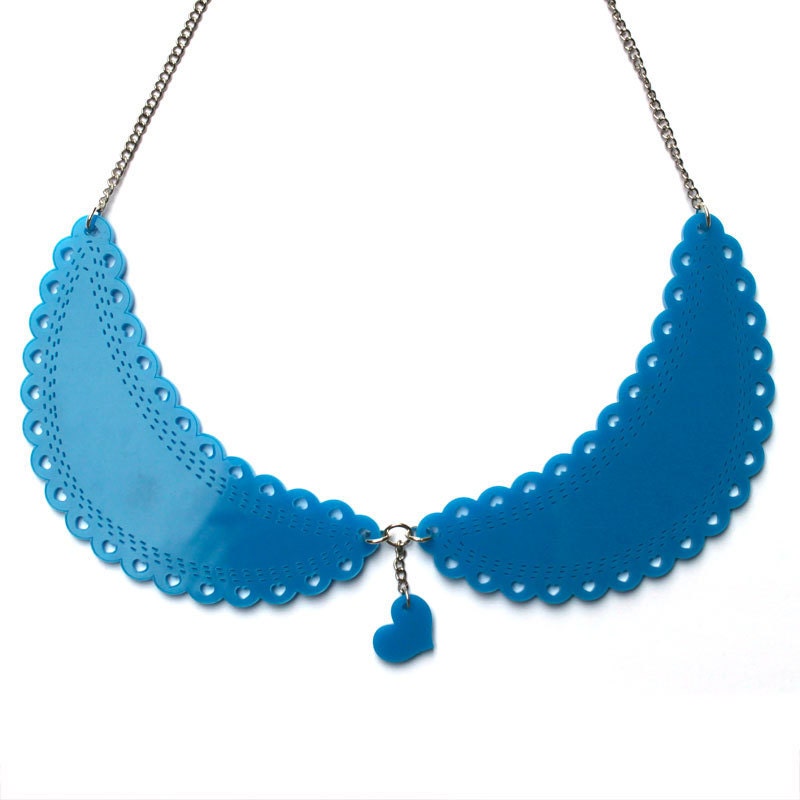 Peter Pan Collar Necklace - Kitsch Jewelry - sweetheart - heart jewellery - lolita
