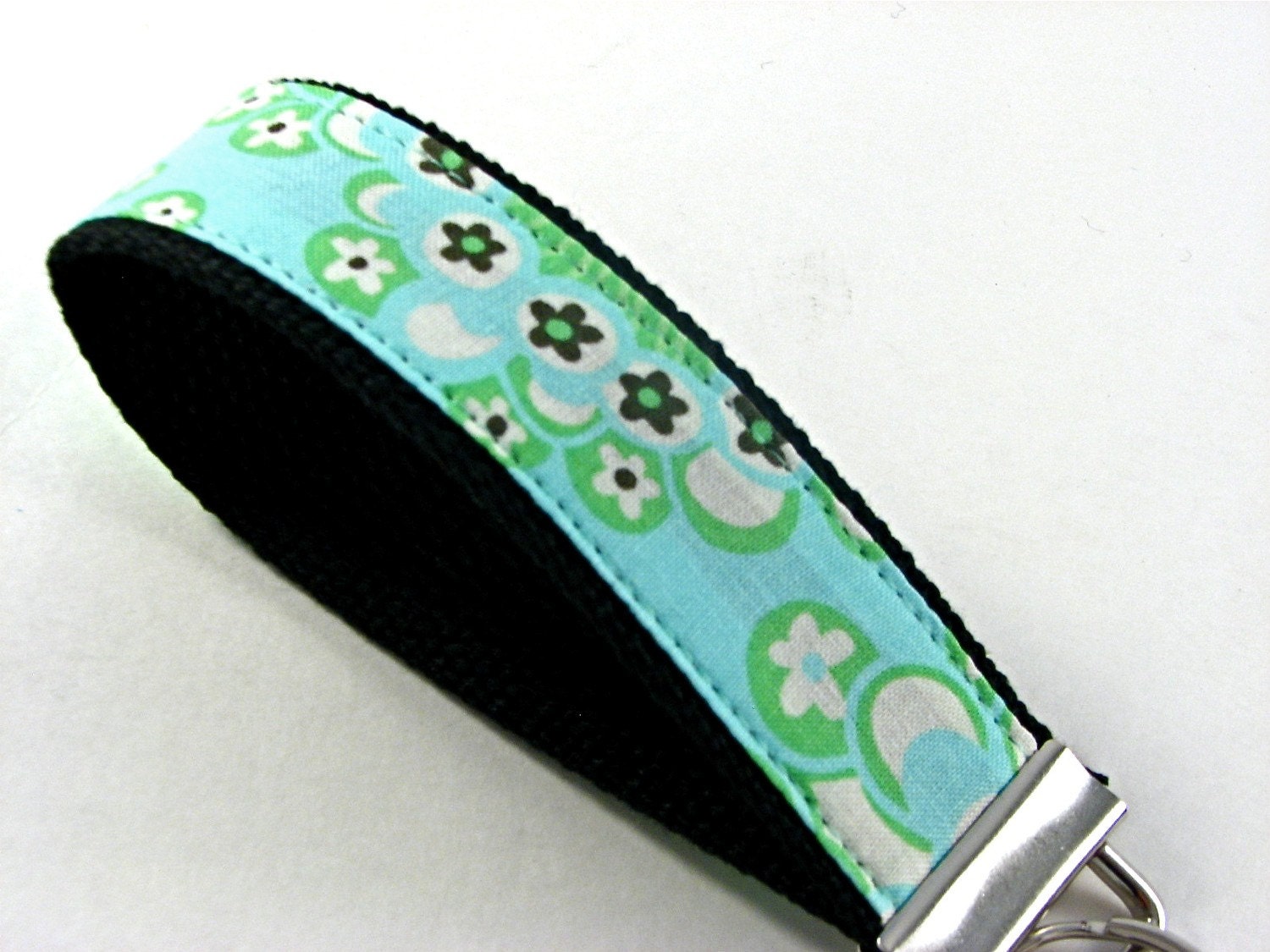 Wristlet Key Fob in Dandelion Field