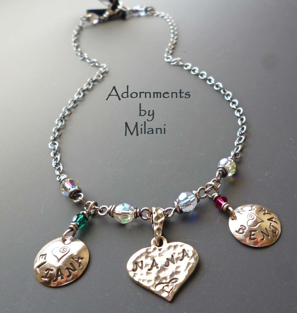 A Grandma's Heart Necklace - Nana Grandchildren Names Personalized Jewelry