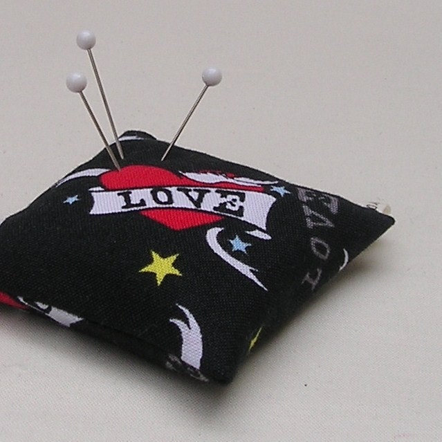 Emery Pincushion / Pin Cushion -  Keeps Pins Sharp - Tattoo Love Hearts