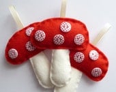 MUSHROOM decoration with polka dot buttons