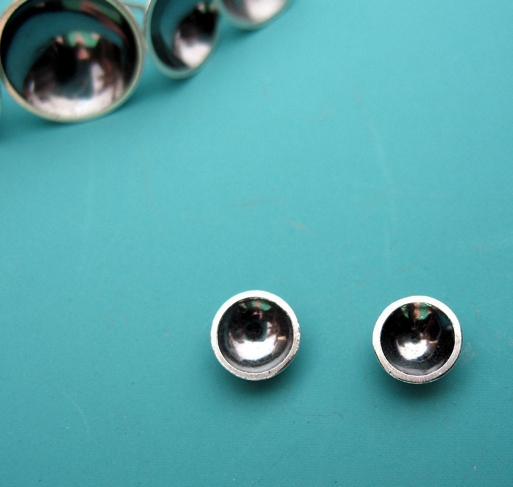 Petite Saucer Earrings