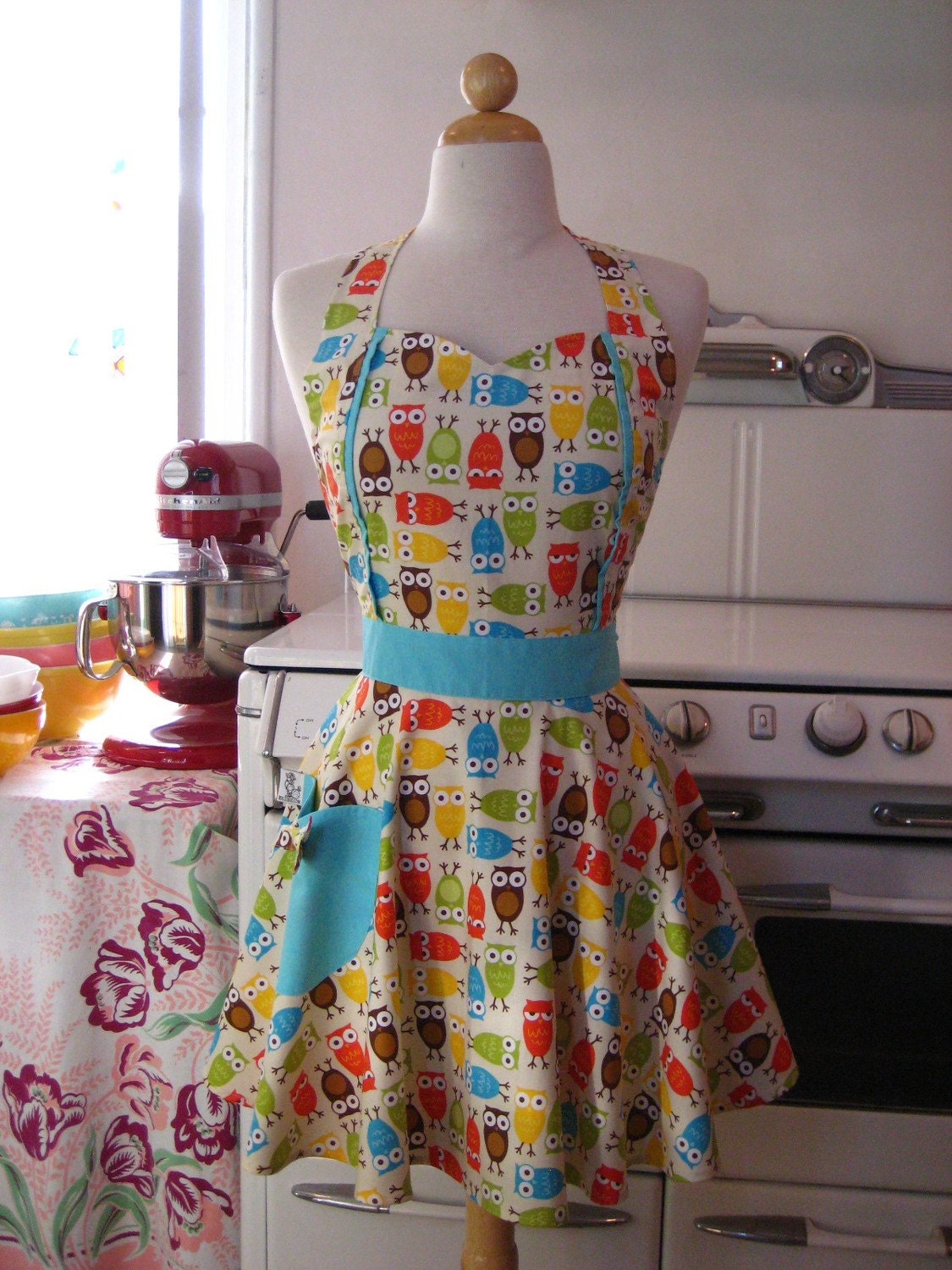 The MAGGIE Vintage Inspired My Favorite Owls with Aqua Full Apron