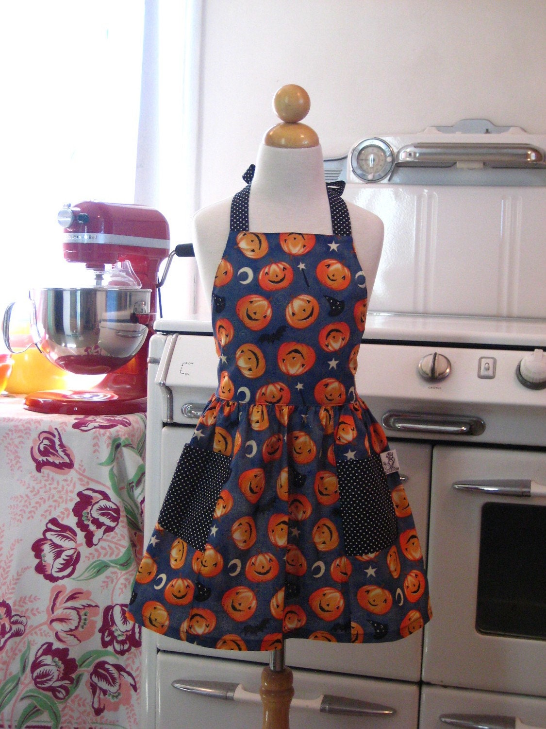 Vintage Inspired Halloween Pumpkins Jack O Lanterns Full Apron for Little Girls