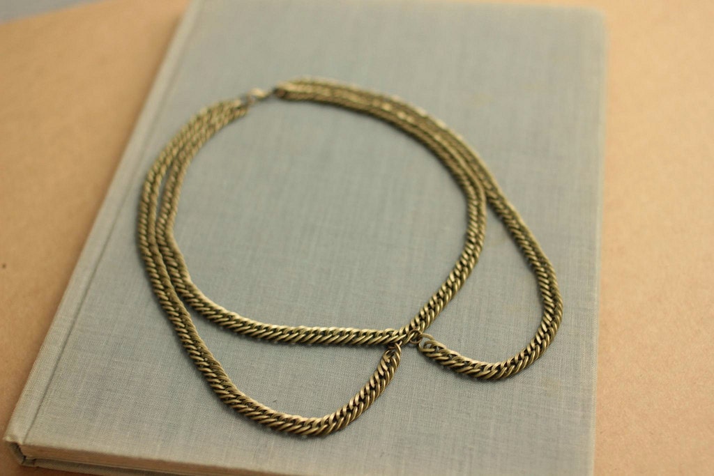 Peter Pan Collar Necklace in Antique Brass Chain for spring fashion