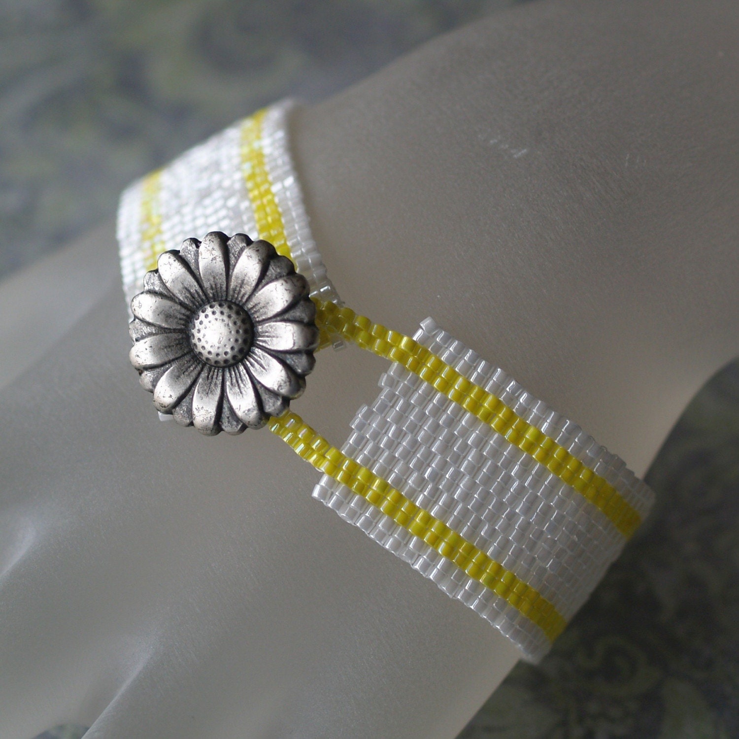 Fresh as a Daisy ... Peyote Bracelet . Sunshine Yellow . Snow White . Spring . Floral . Flower . Silver Button . Stripes
