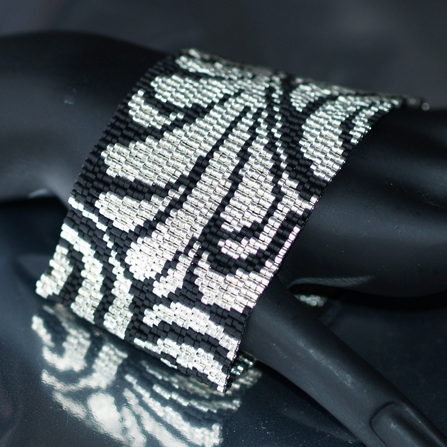 Damask in Galvanized Silver and Matte Black ... Peyote Bracelet . Beadwoven Cuff . Wide . Metallic . Classic Colors . Elegant . Fern Leaves