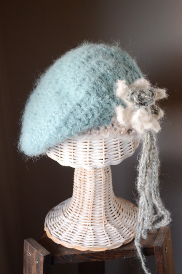 Aqua blue beret with flower, white edge -  Sleeping forest2