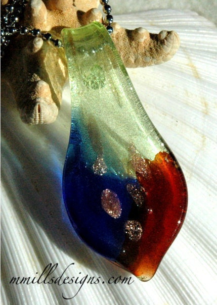 Red, Blue & Light Green Glass Pendant Necklace