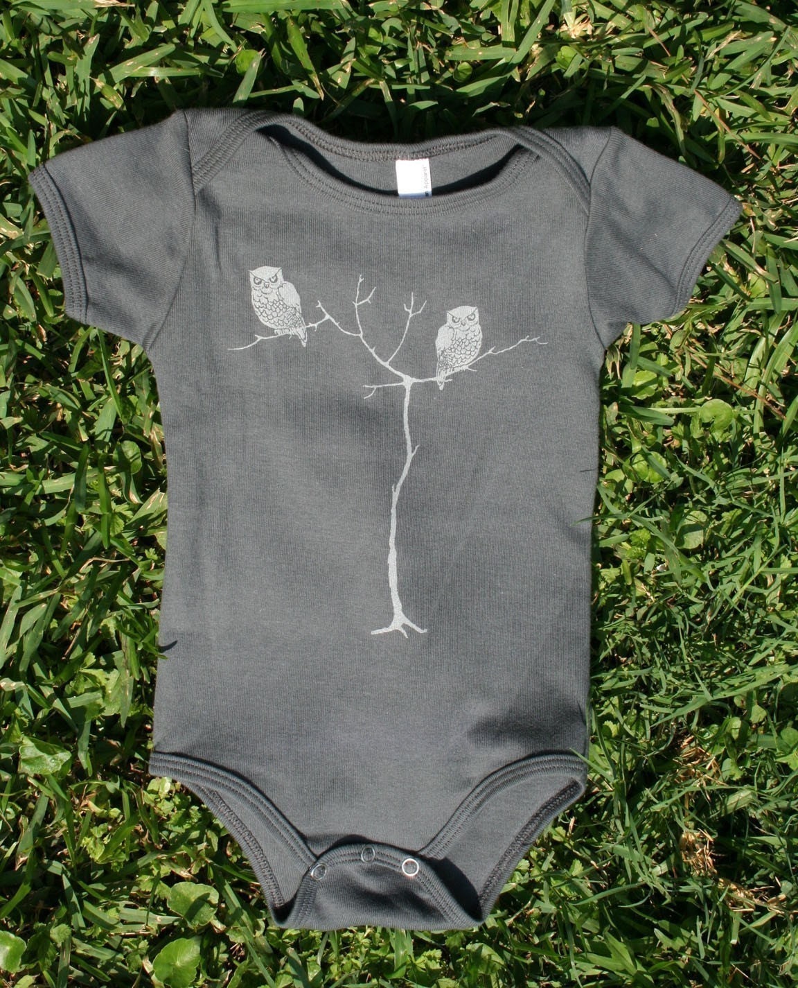 Gray Tree Owls on Asphalt Lap Suit18-24m