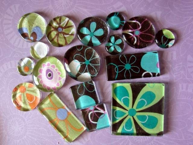 Retro Flower Power Green Fabric Glass Round Gem Tiles