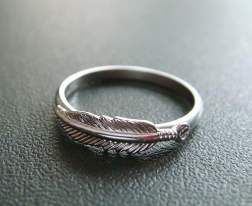 single feather . silver . navajo inspired ring