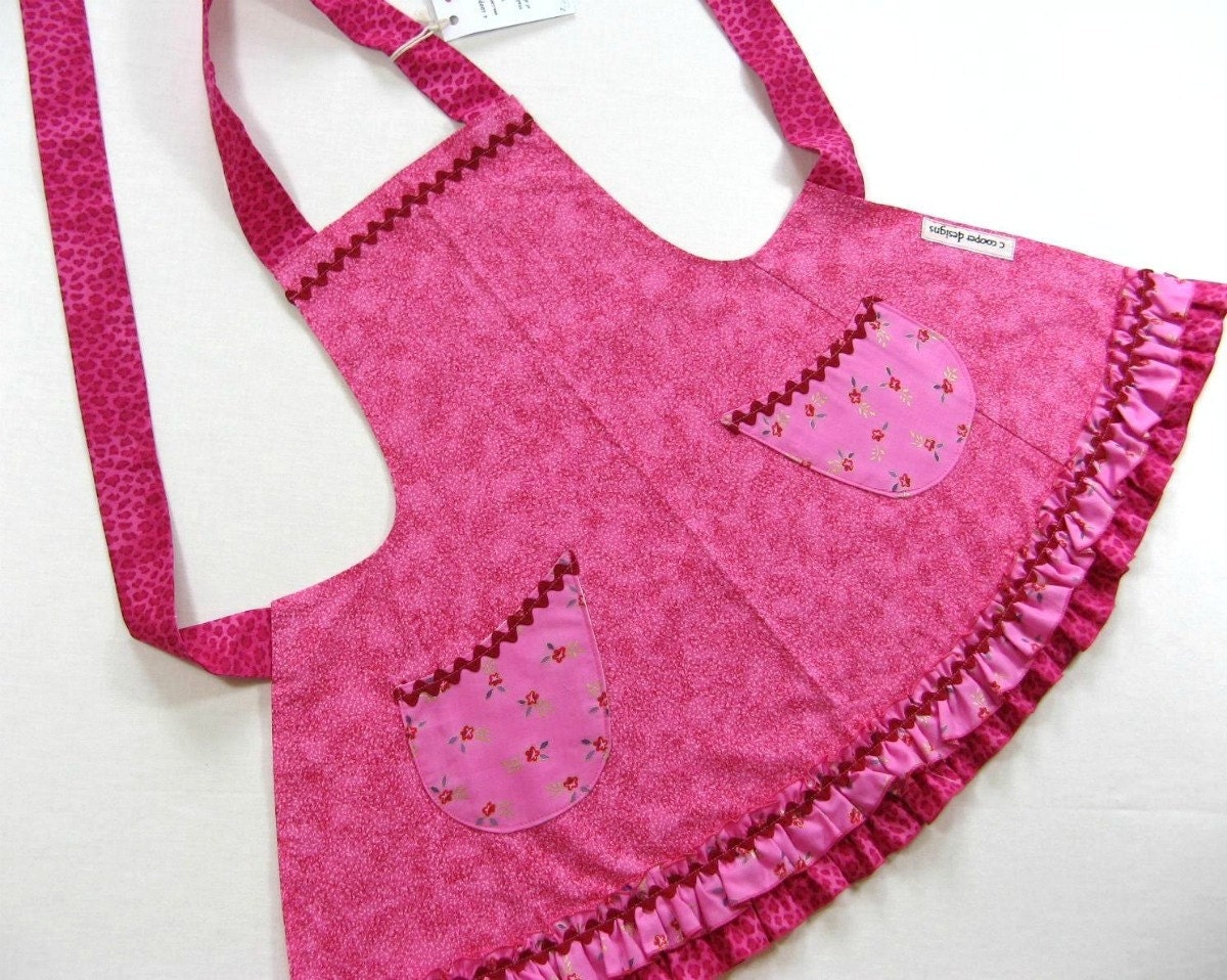 Girls Ruffled Apron in Pink-Size 7