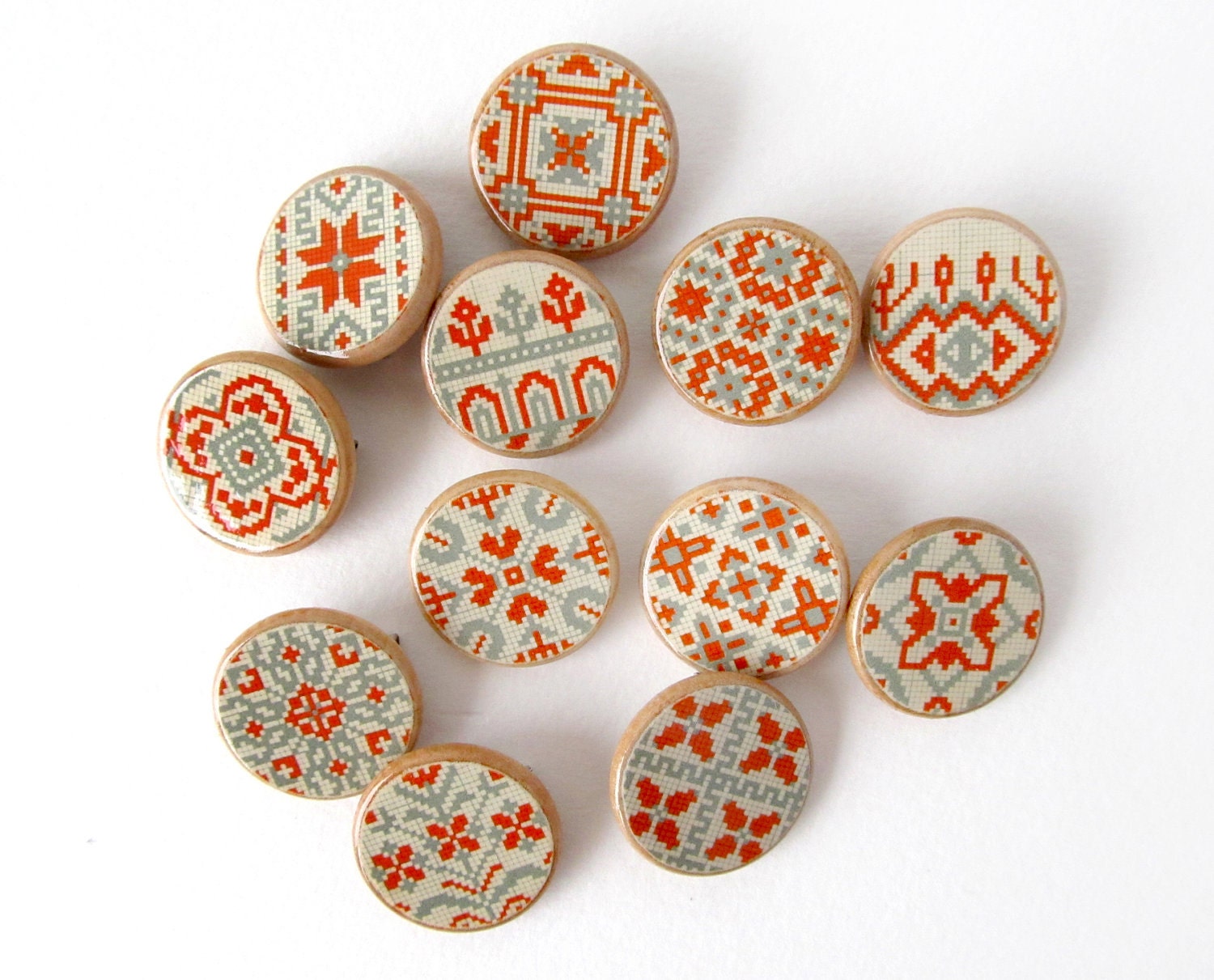 Brooch - French EMBROIDERY Ephemera - FREE Shipping