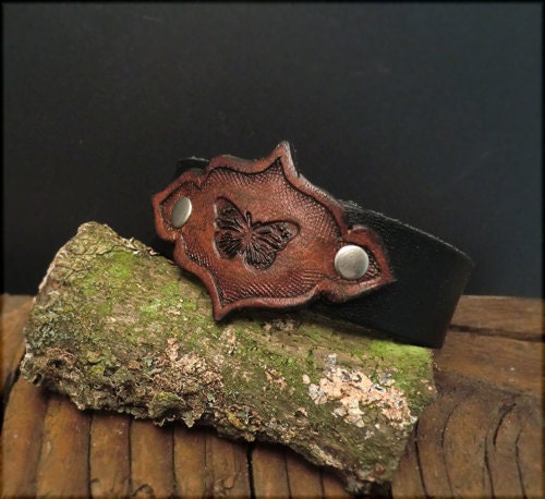 B1224  antiqued butterfly badge cufflet