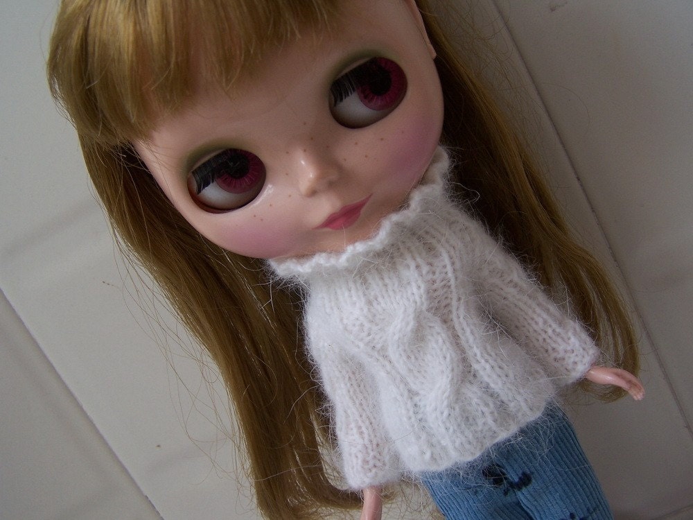 Babydoll Sweater for Blythe--White