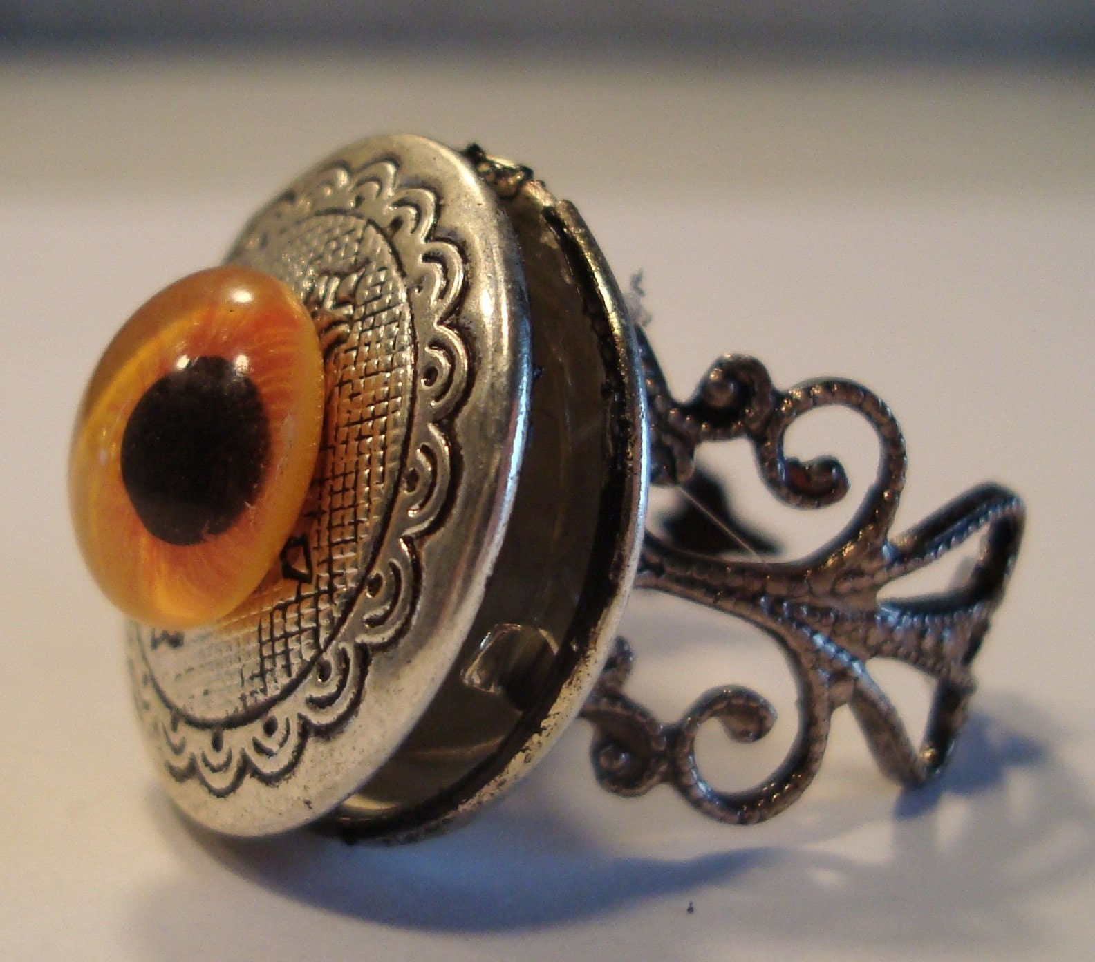 Victorian Steampunk OCULA CITRUSA Orange Glass Eye Locket Ring