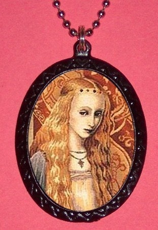 King Arthur Round Table Arthurian Legends Guinevere necklace NEW
