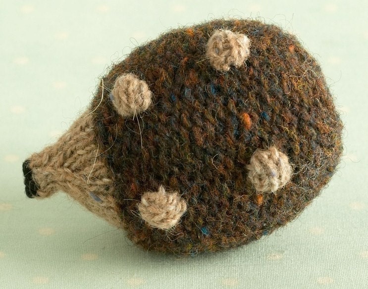 Knitting pattern for a little oddment hedgehog