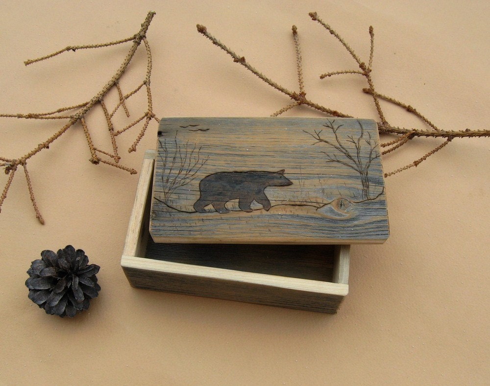 Barnwood Keepsake BOX ...Bear in the Woods