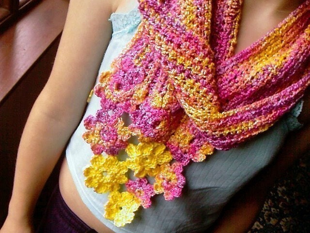 La Vie en Rose Crocheted Flower Scarf