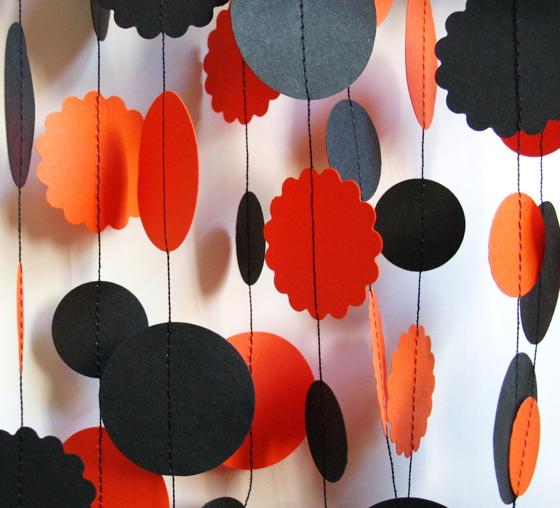 Halloween Garland 23' Orange and Black Circles