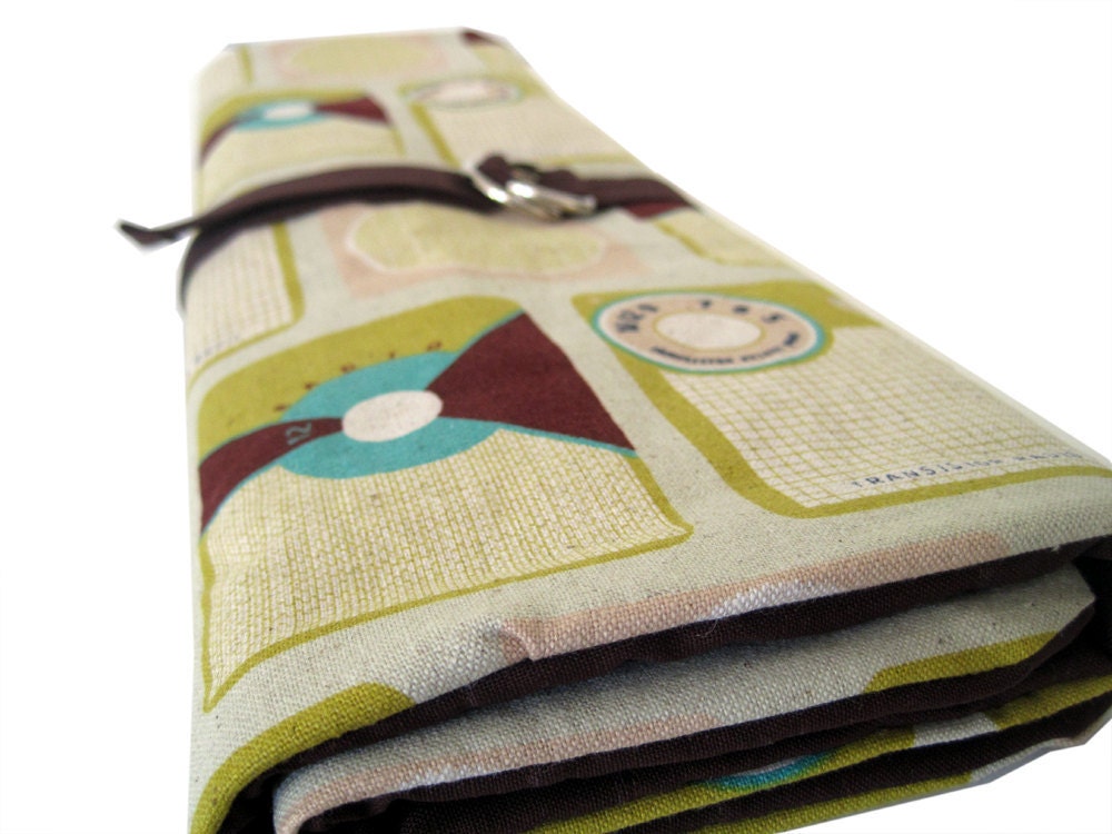 multi purpose knitting needle organizer - transistor radios
