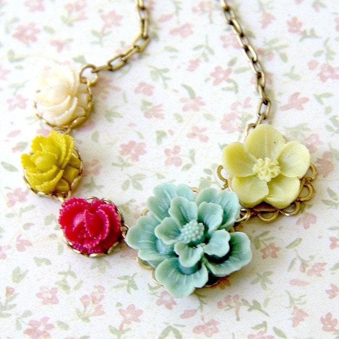 Seafoam and Moss Flower Necklace